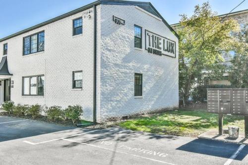 Cozy Updated Apartment Near Little Five Points