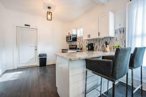 Restful Bungalow Patio Free Parking 3 Miles Dt
