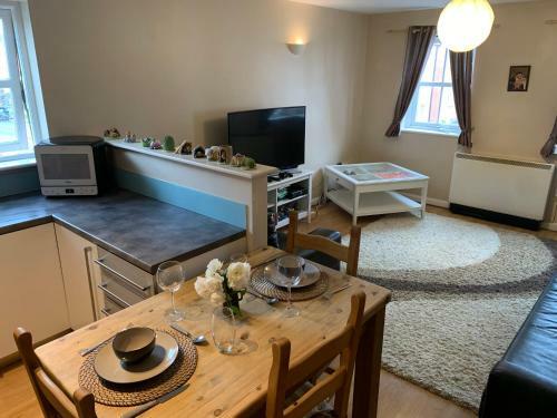 Glastonbury Town Center-entire Apartment