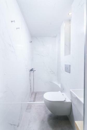 Alcyone Studios And Apartments