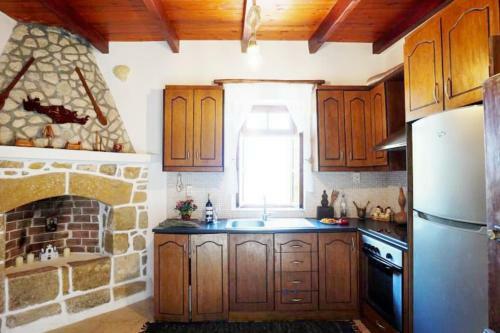 Traditional Creta Stone House In Serenity Village