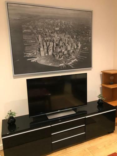 Apex Fox Street Apartment With Free Parking