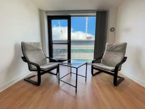Secc&hydro Beautiful 2br Apartment With Free Parking