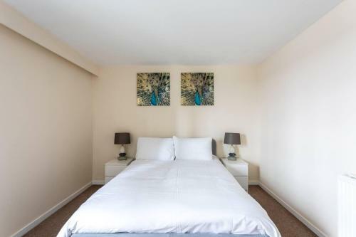 Modern 2-bed Apartment - City Centre - Free Parking