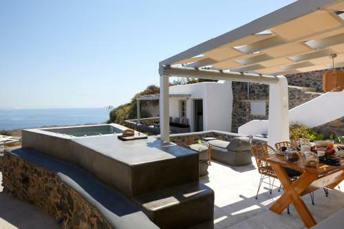 Villa El Verano Suites