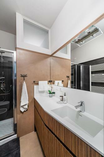 Orchidea P1-2 Apartment By Wonderful Italy