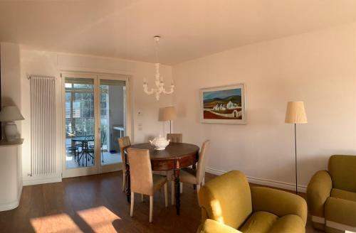 Apartamento ?v�ae? Guest House - Via J. Girba
