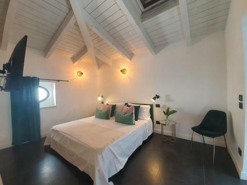 Hostal Belu - Fondi Holiday Rooms