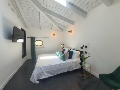 Hostal Belu - Fondi Holiday Rooms