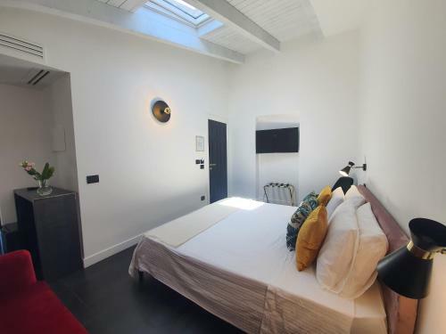 Hostal Belu - Fondi Holiday Rooms