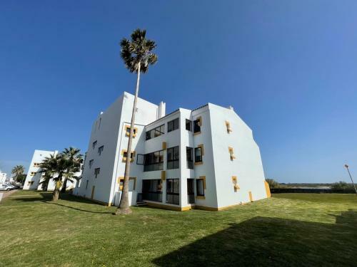 Lovely Apartment With Balcony - Beach Front Line By Lovelystay