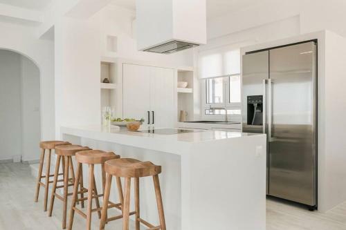 Lourdas White Villa