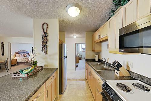 Kuhio Plaza Condo 704