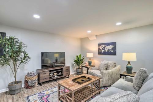 Tree-lined Firefly Hideaway Leicester Home!