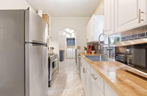 Pet Friendly- Quiet Neighborhood-2 Bedroom