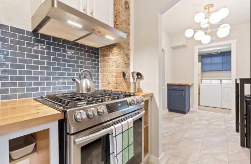 Pet Friendly- Quiet Neighborhood-2 Bedroom