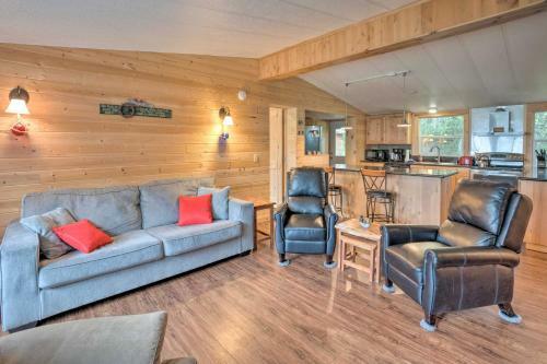 Brookings Home With Sauna, Half Mi To Harris Beach!