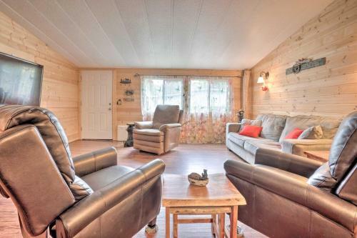 Brookings Home With Sauna, Half Mi To Harris Beach!