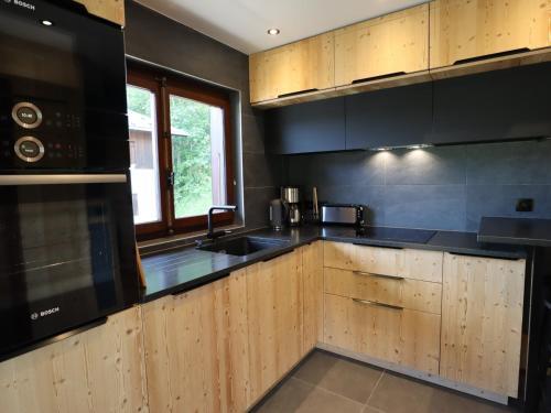 Chalet Les Gets, 6 Pi�ces, 10 Personnes - Fr-1-623-313