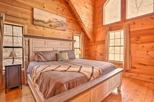 Sunny Cabin With Game Room In Shagbark Resort!