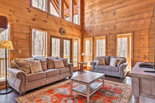 Sunny Cabin With Game Room In Shagbark Resort!