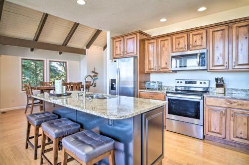 Sevierville Home With Mountain And Lake Views!