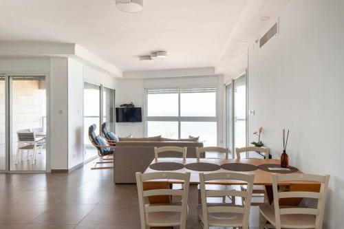 Stunning Sew View 3 Br Apartment Iconic Tower
