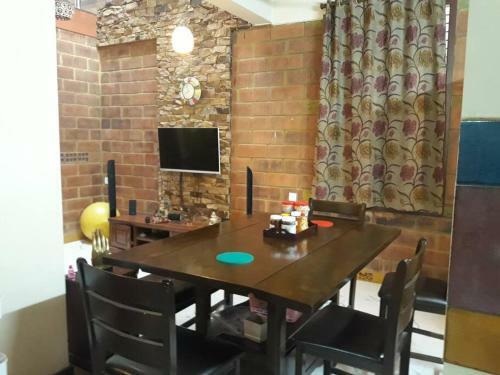 Eartheren Green Guest House Hsr Blr