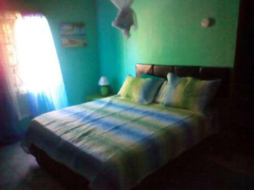 Buckingham Villa & Suites@cozy Room # 2-a/c