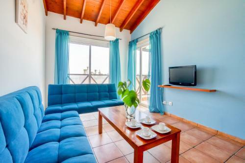 Kate's Latchi Beachfront Apartment 104 By Ezoria