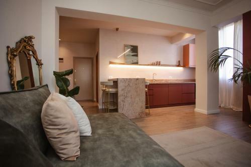 Exquisite, Stylish, Center Apartment