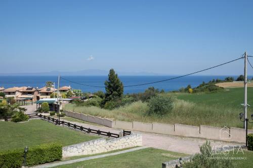 Galini Villa, 3 Bdrms, Sea Views & Private Garden