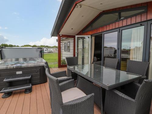 Lodge 6