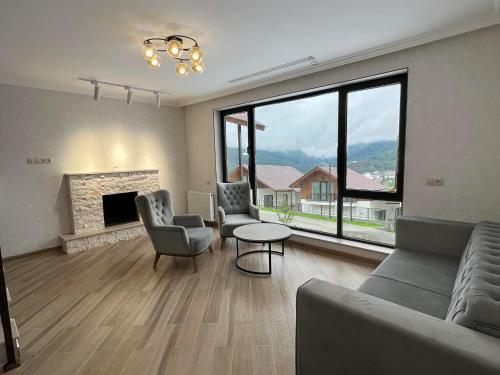 Hills Inn Villa