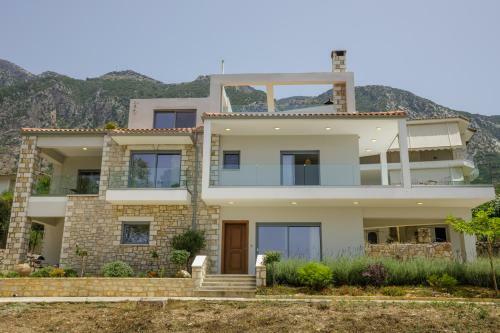 Villa Bay's Balcony Verga
