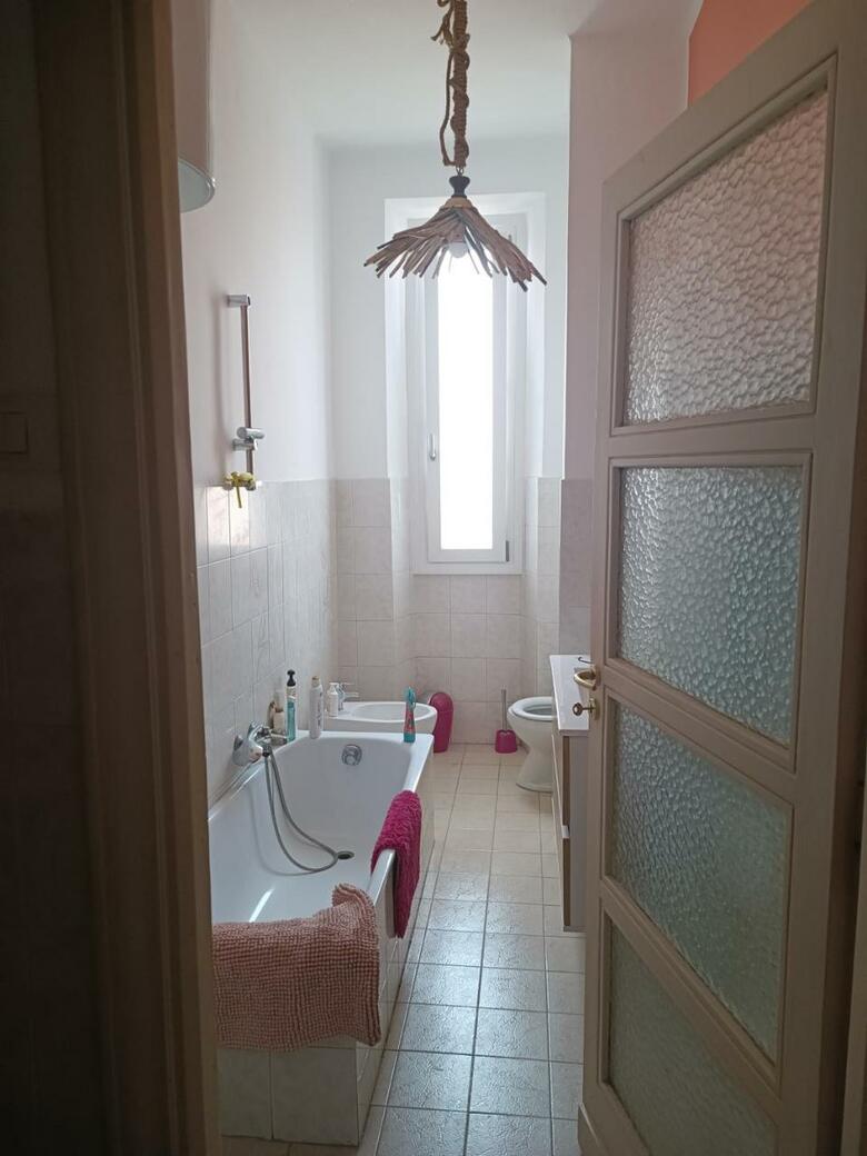 Hostal Incantevole E Spaziosa Camera In Centro
