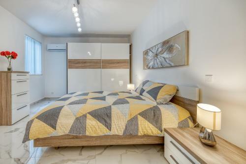 Stylish 2br Apartment In Central St Julians