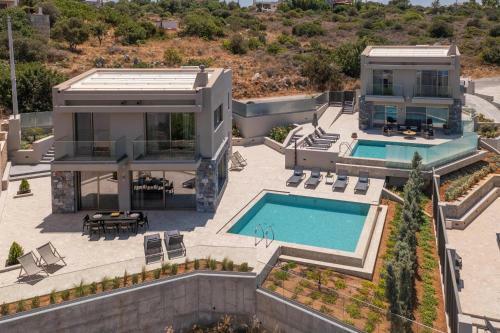 Luxurious Villa Aqua - With 2 Heated Pools