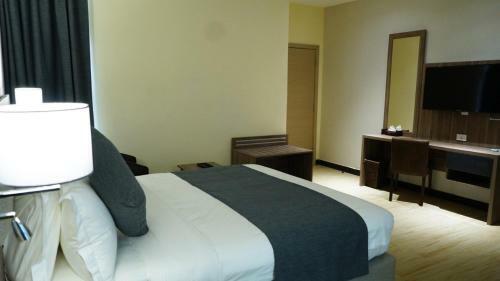 Triple E Hotel And Spa