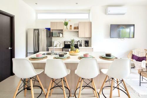 Bright & Airy 2br Condo Minutes From Jaco Beach