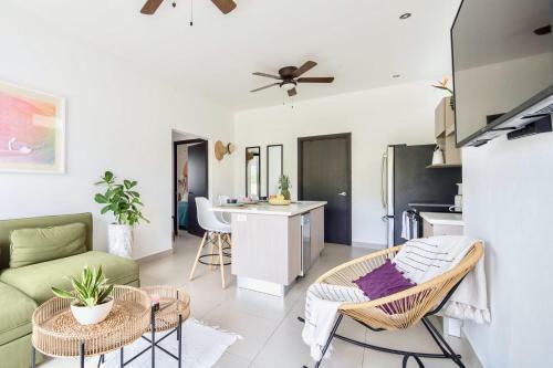 Bright & Airy 2br Condo Minutes From Jaco Beach
