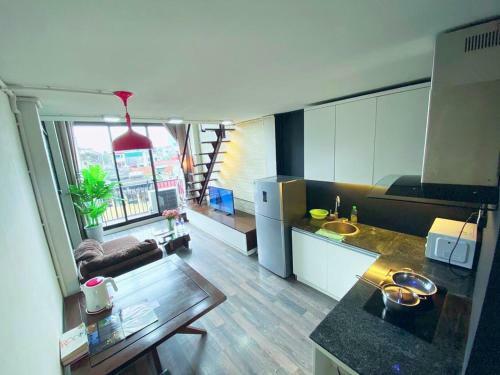 Mayhouse - Duplex Sky View 01hb