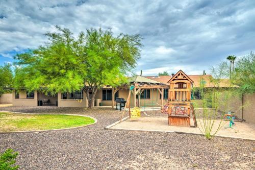 Modern Glendale Desert Destination With Patio!
