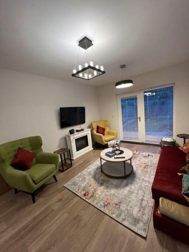 Spacious Modern Home In London With Beautiful Garden
