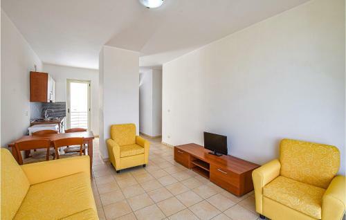 Awesome Apartment In Isca Marina With 2 Bedrooms