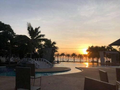Apartamento Luxury Beach Front Jomtien Condo / Super Wifi
