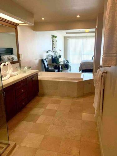 Apartamento Beautiful Beach Front Condo Near Downtown