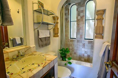 Casa Loma Old Town 3 Br By Casago