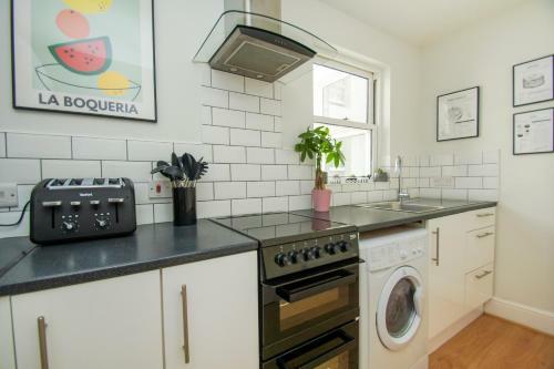 Waterloo Apartment - By Brighton Holiday Lets