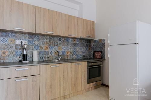 Jasmine 3-bdrm Maisonette, Sea & Pine Tree Views